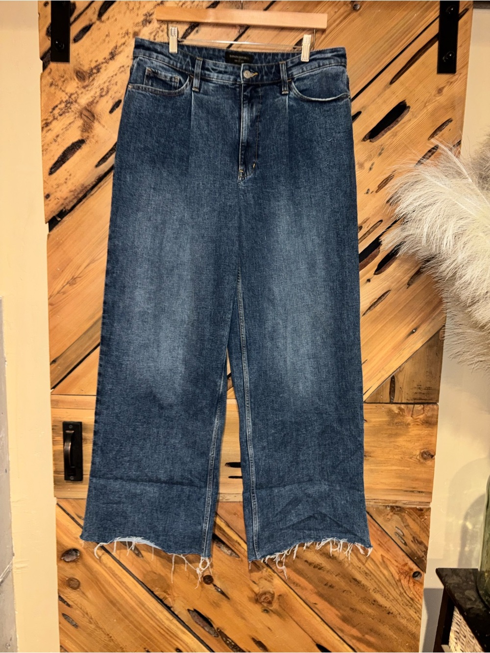 Banana Republic Dark Blue High Rise Wide Leg Raw Hem Jeans size 31/12